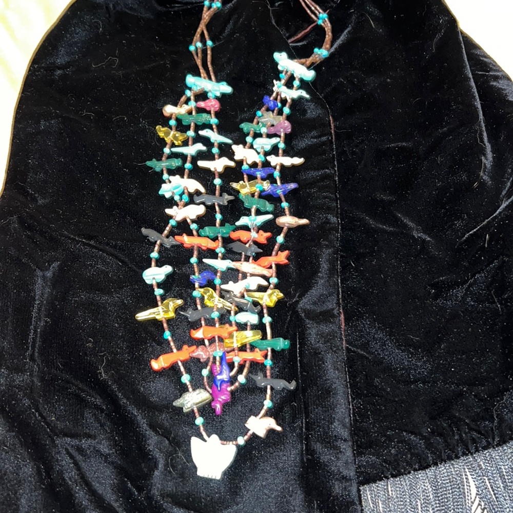 Vintage Native American Southwest multi strand carved gemstone necklace 32” - Picture 2 of 13